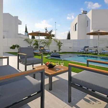 Merope - 3bed En-suite Villa Paralímni