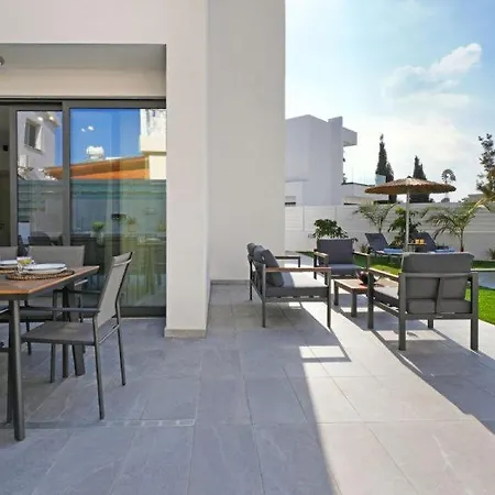 Βίλα Merope - 3bed En-suite Παραλίμνι