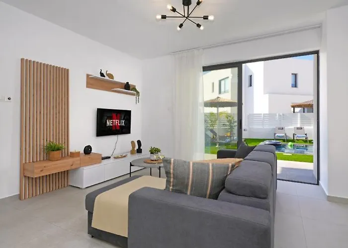 Merope - 3bed En-suite Villa