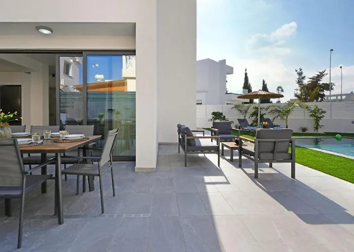 ヴィラ Merope - 3bed En-suite パラリムニ